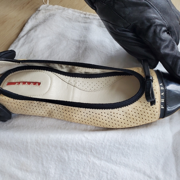 Prada flats.. authentic - Picture 2 of 4